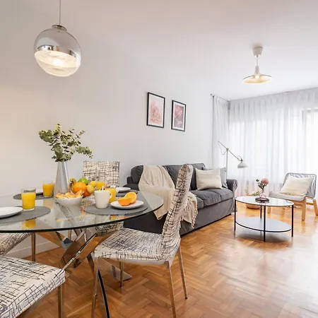 Rafaela Apartament *